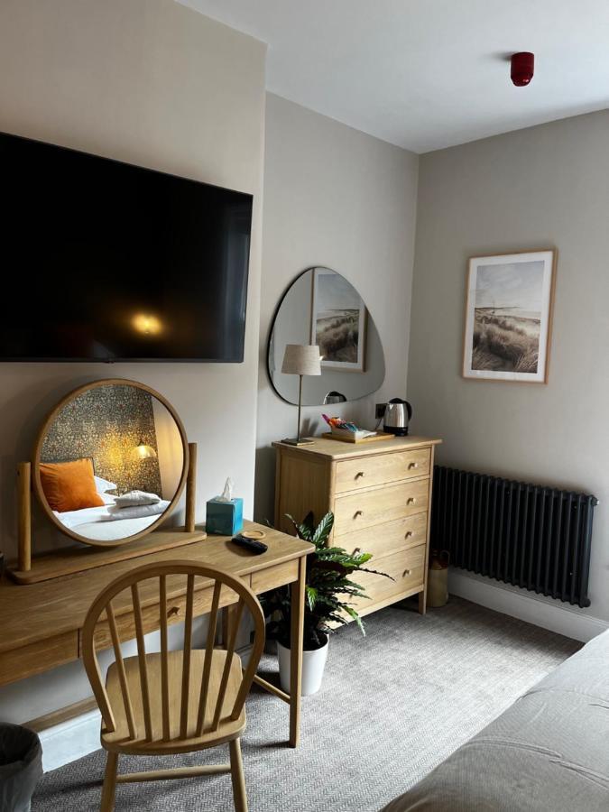 The Crown Pub And Hotel Manningtree Buitenkant foto